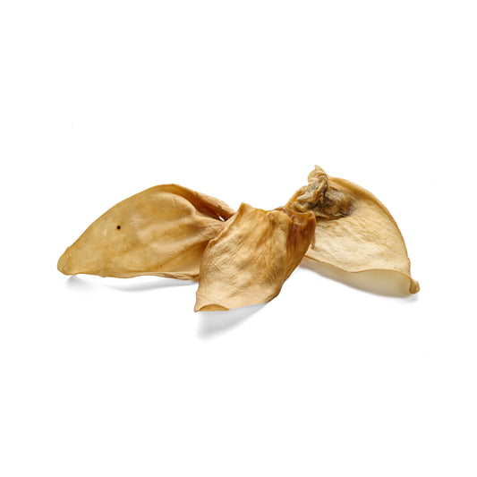 Getrocknete Rinder-Ohren als natürlicher Kauartikel für Hunde – ohne Zusatzstoffe und lange Kaudauer