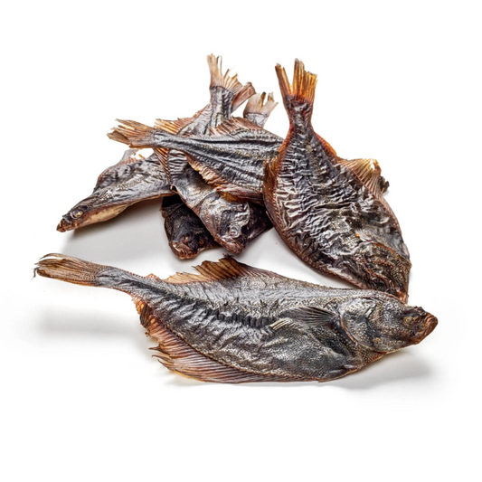 Flunder für Hunde – ganze, getrocknete Flundern als naturbelassener Fischsnack